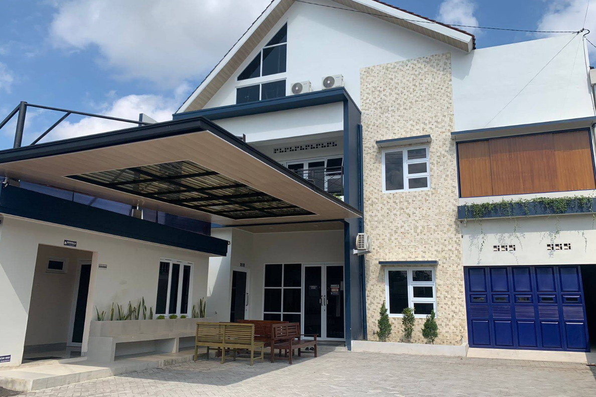 Rumah Model Tropical